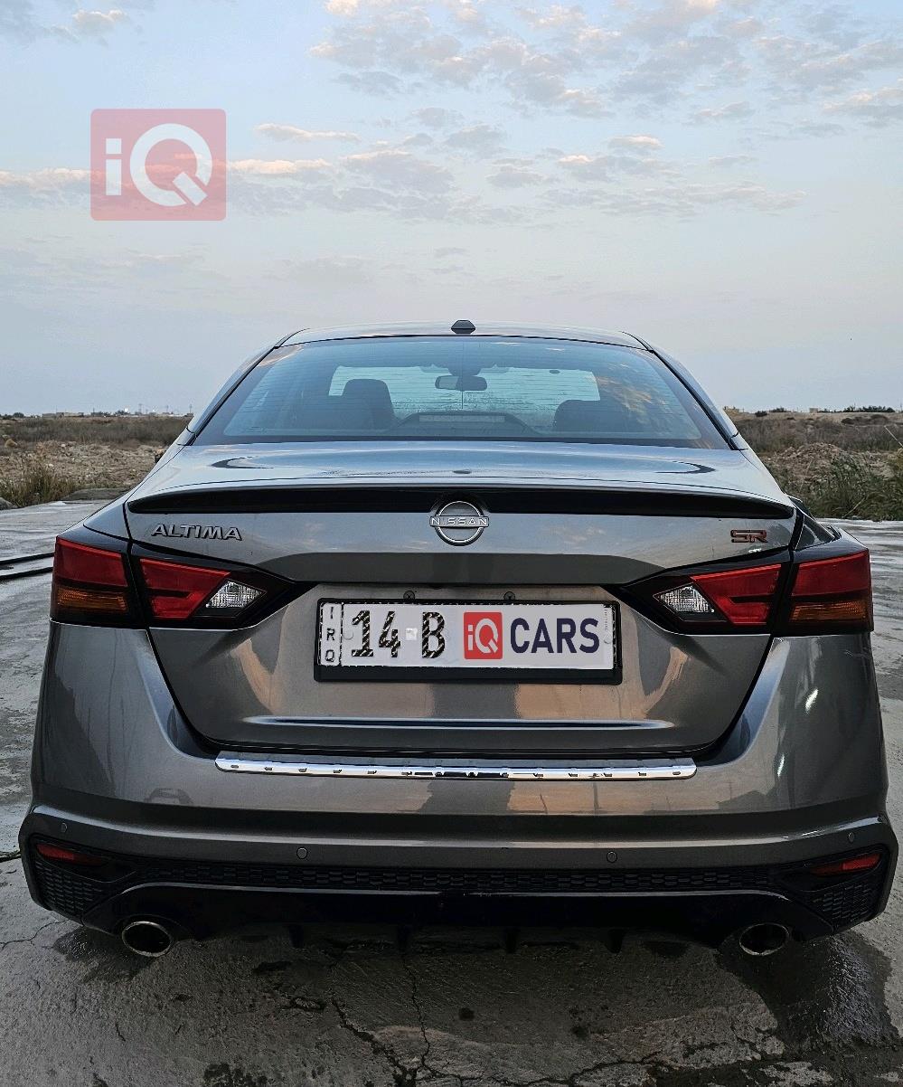 نيسان ألتيما